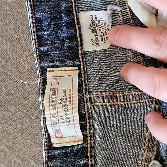 LEVI STRAUSS stretch low rise boot cut - Picture 2 of 4